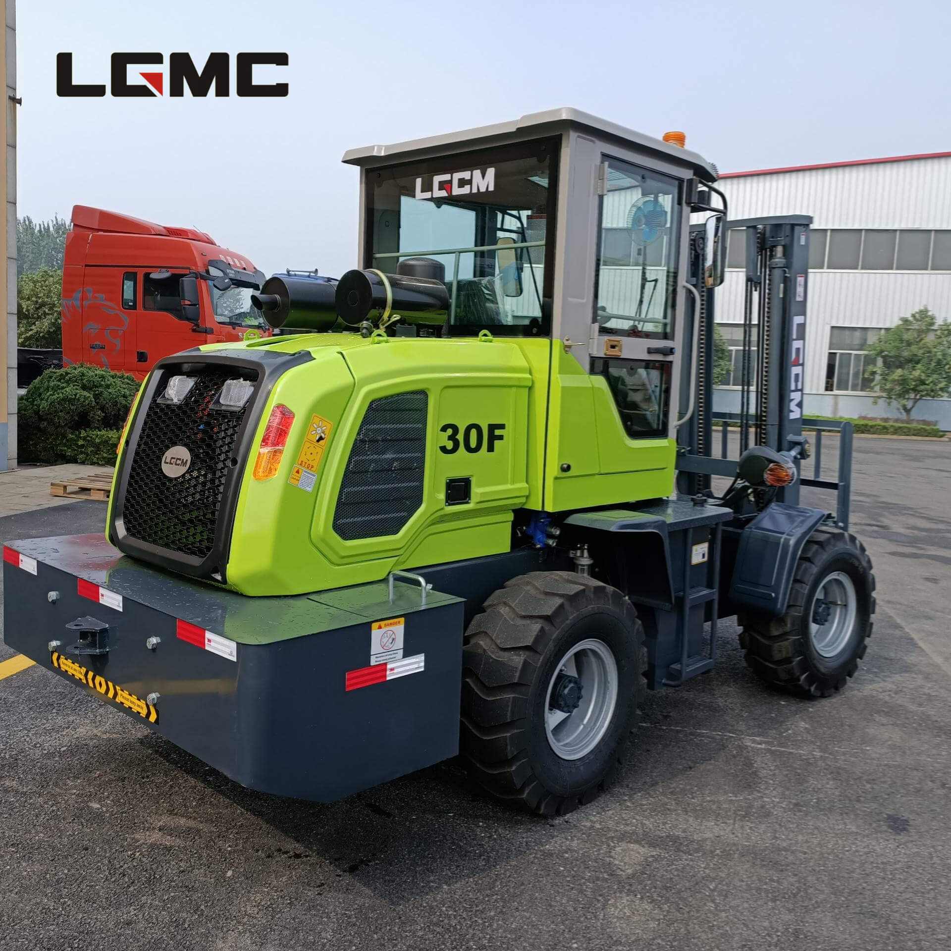 LC30F OFF-ROAD FORKLIFT