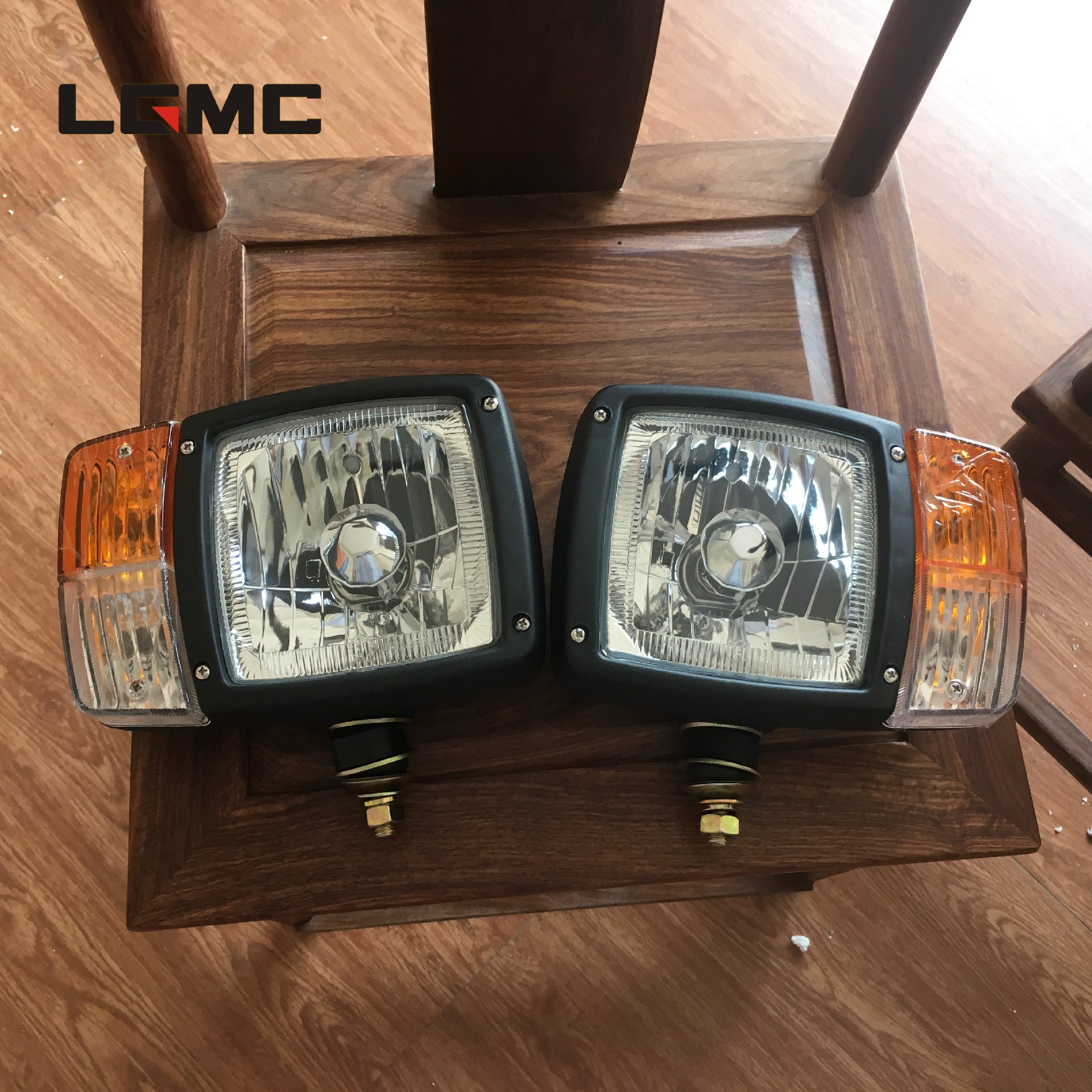 32B0120	32B0120	right headlight