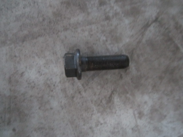 SP100108	ZF.0636020082	Drive shaft bolt