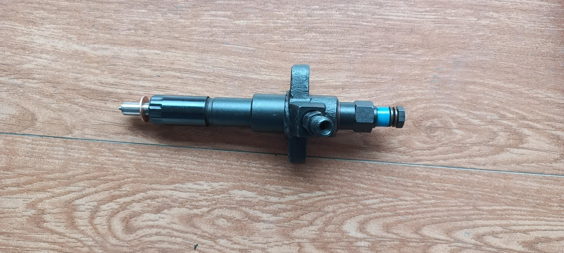 495B-22000A 		Fuel injector