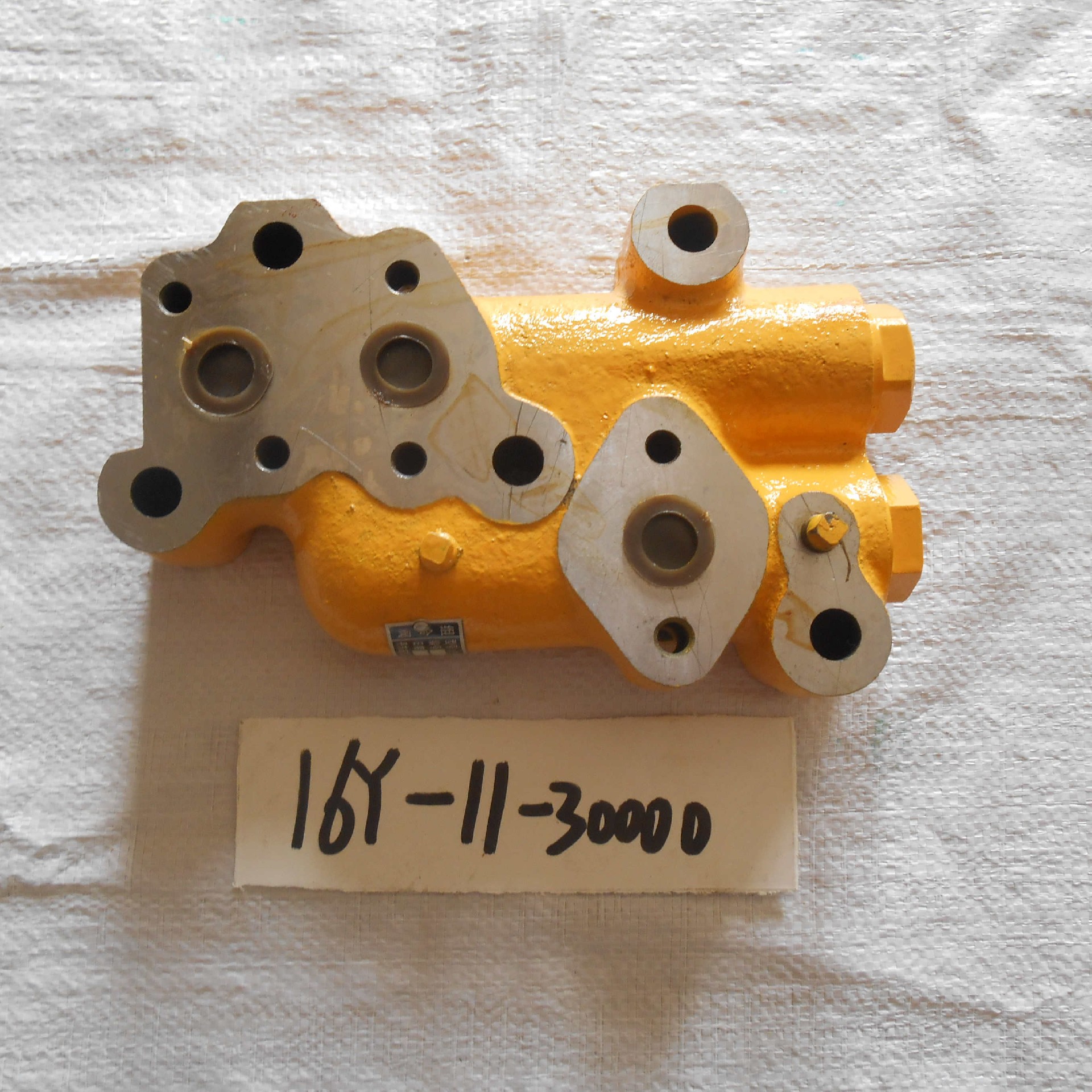 16Y-11-30000 		Combination valve