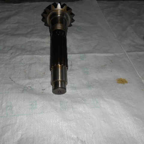 16Y-15-00061		 Output shaft