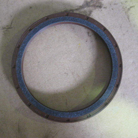 SP101954	WD.61500010046	front oil seal