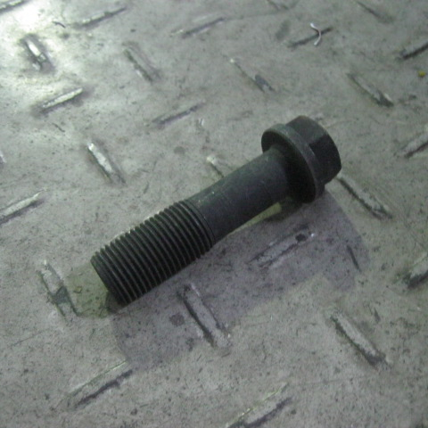 SP104182	6105Q-1004054	connecting rod screw