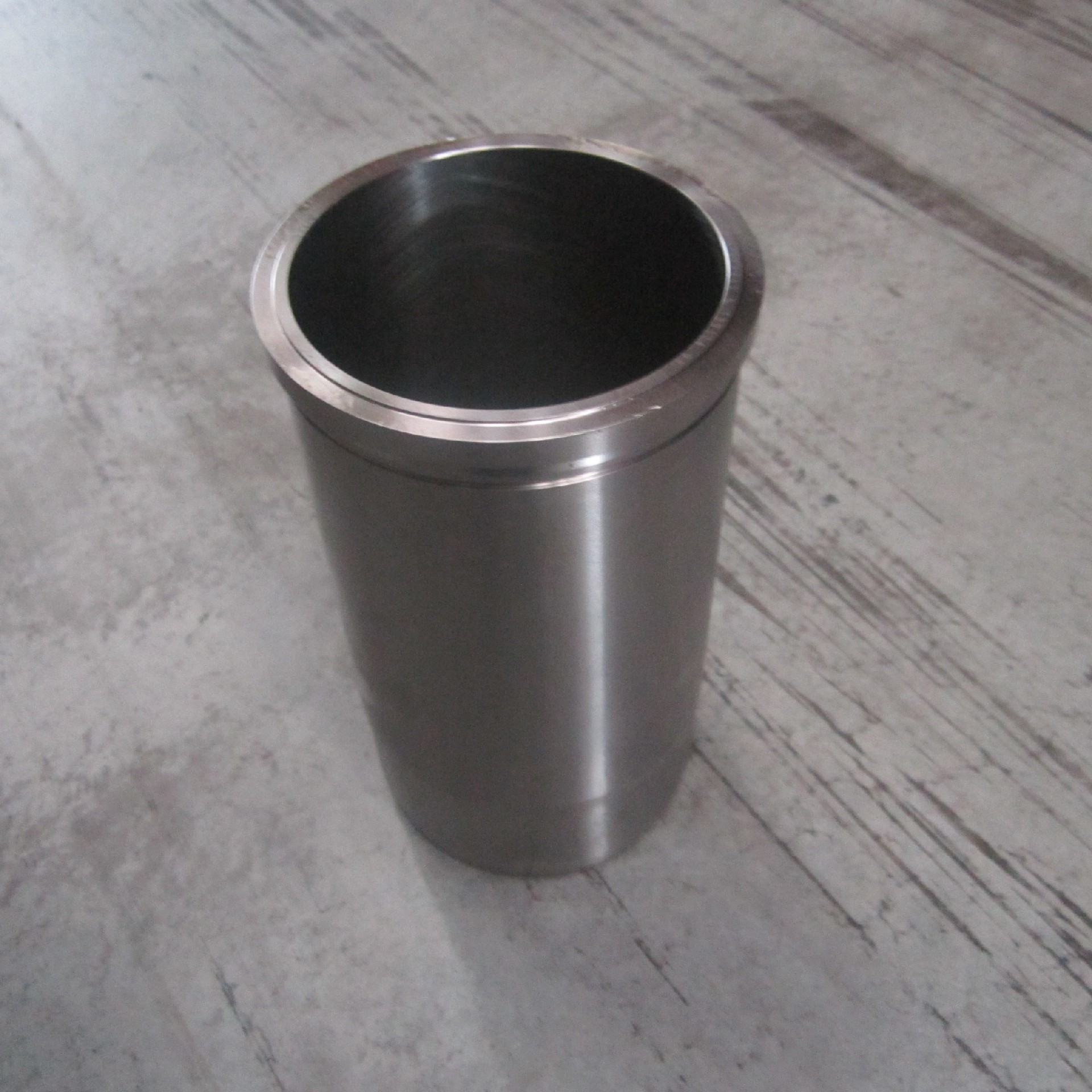 SP105127	13024173	cylinder liner