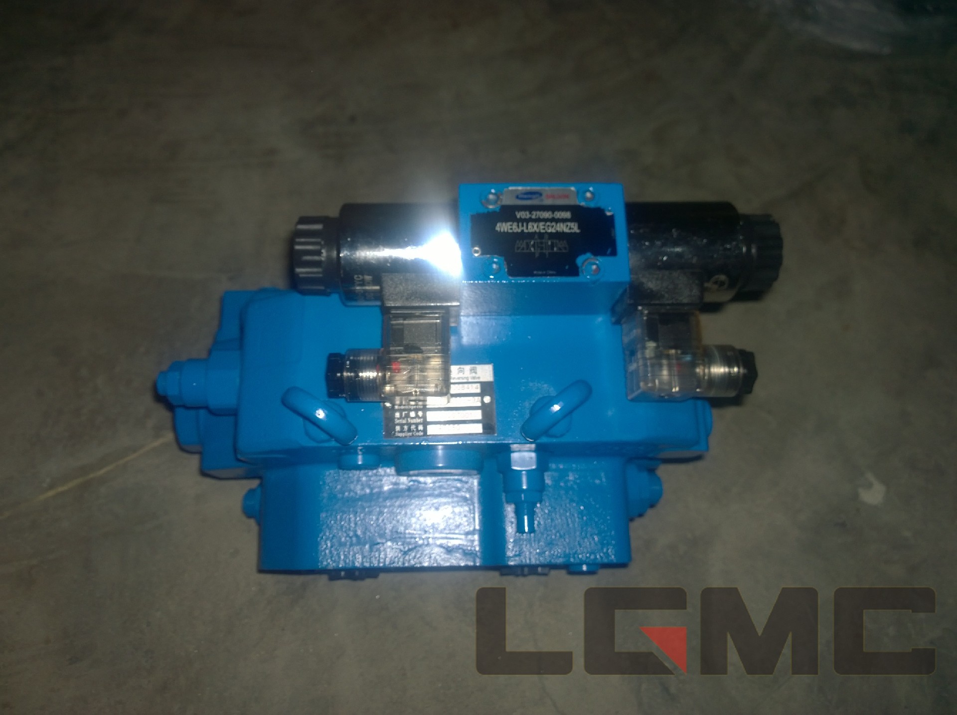 4120008414 Electro-hydraulic directional valve