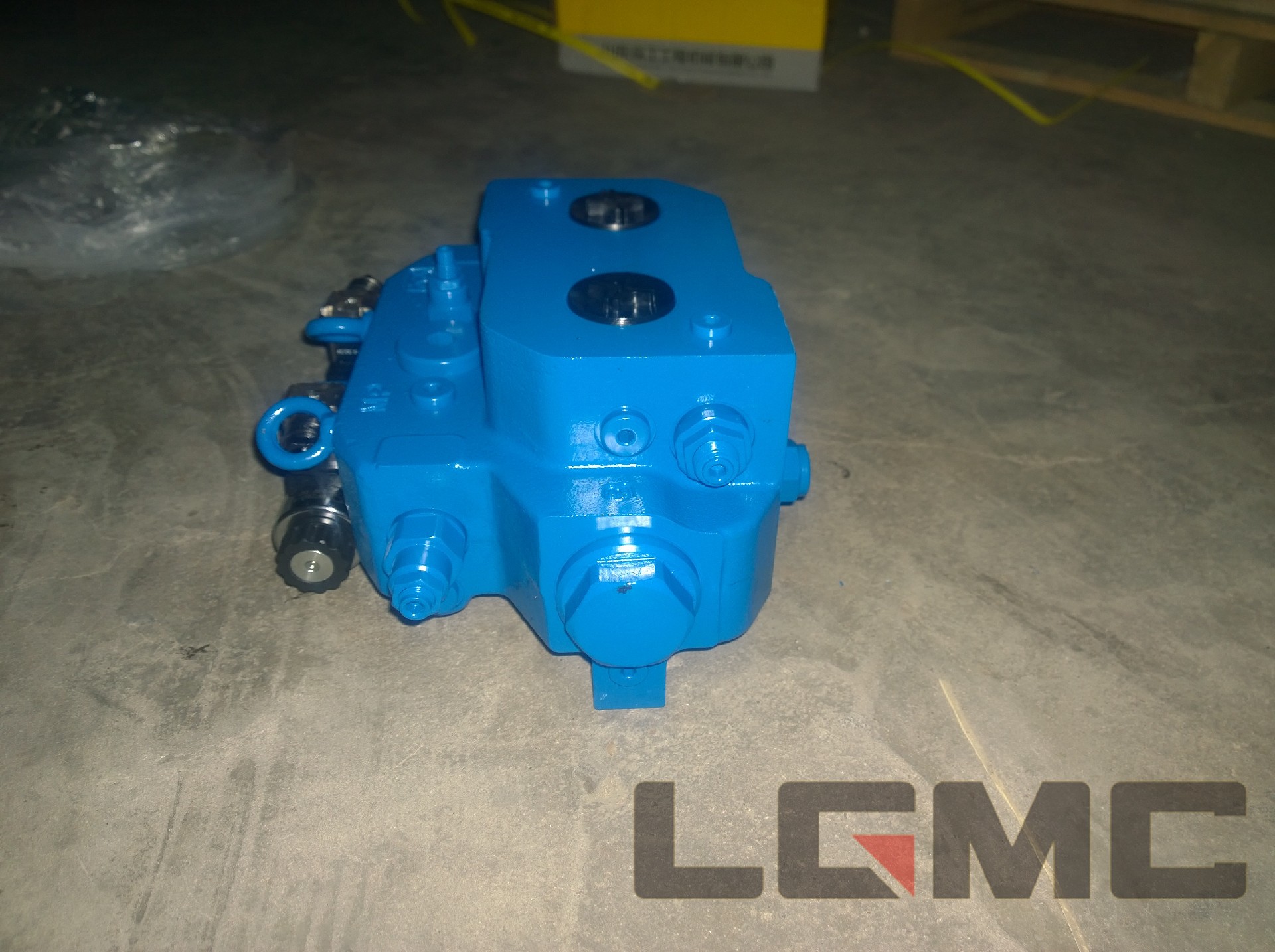 4120008414 Electro-hydraulic directional valve