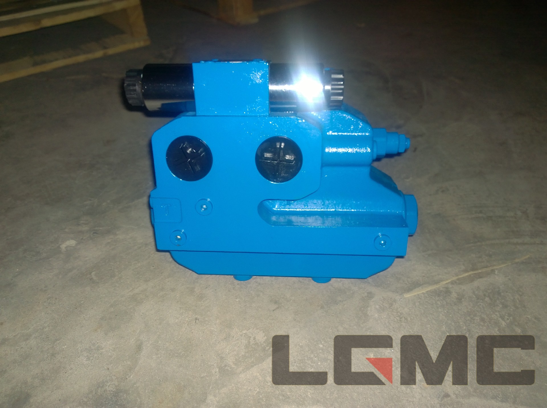 4120008414 Electro-hydraulic directional valve