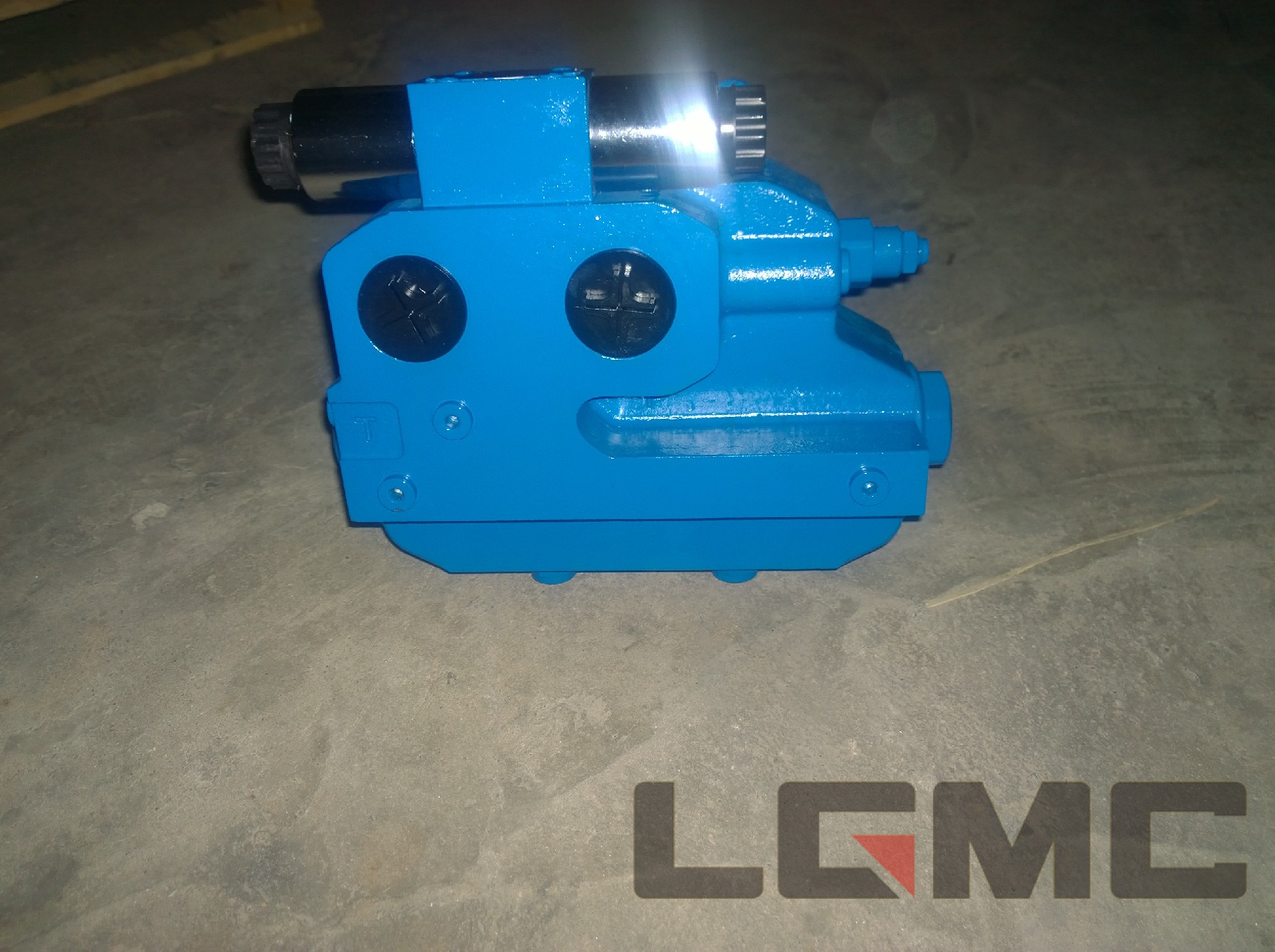 4120008414 Electro-hydraulic directional valve