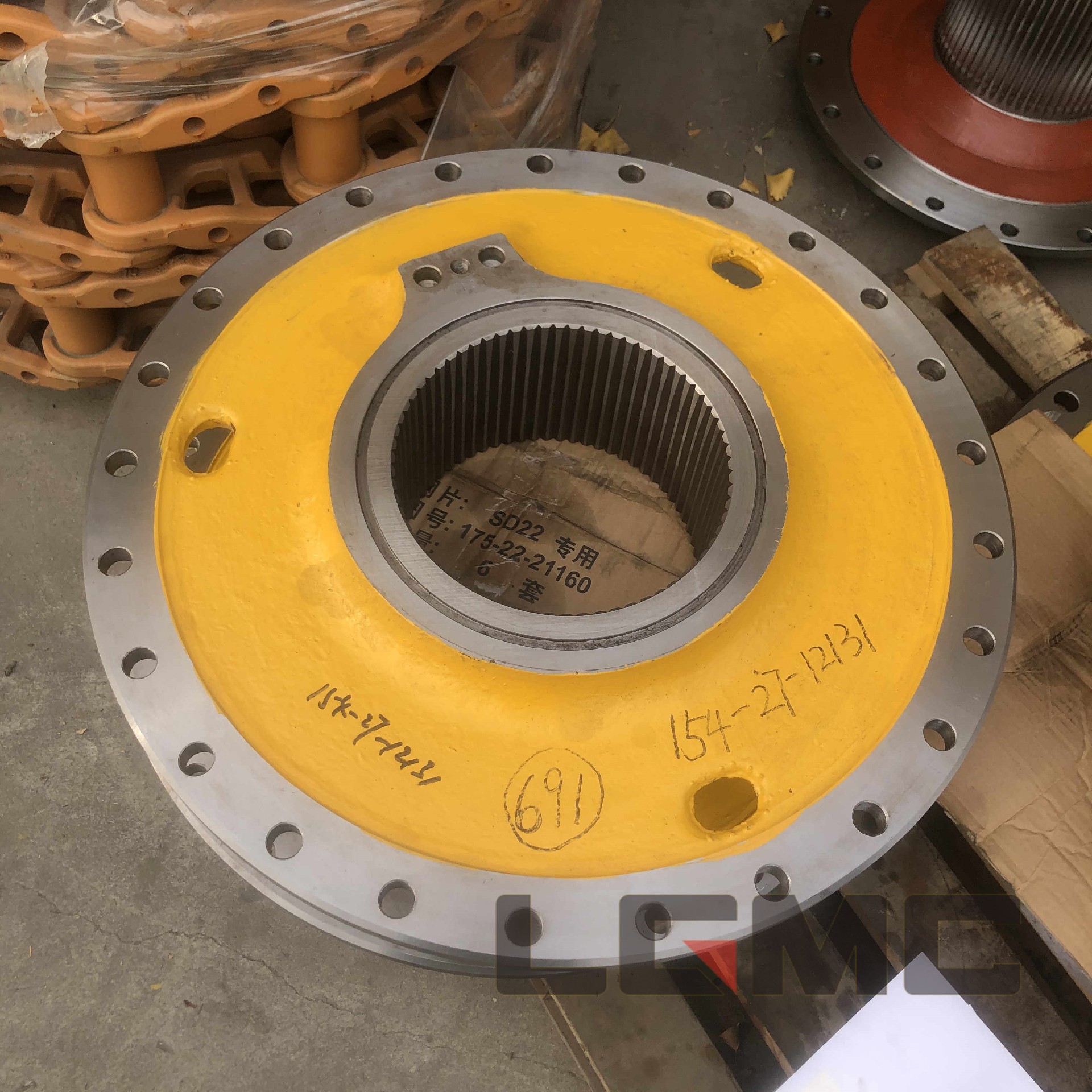 154-27-12131 Gear hub