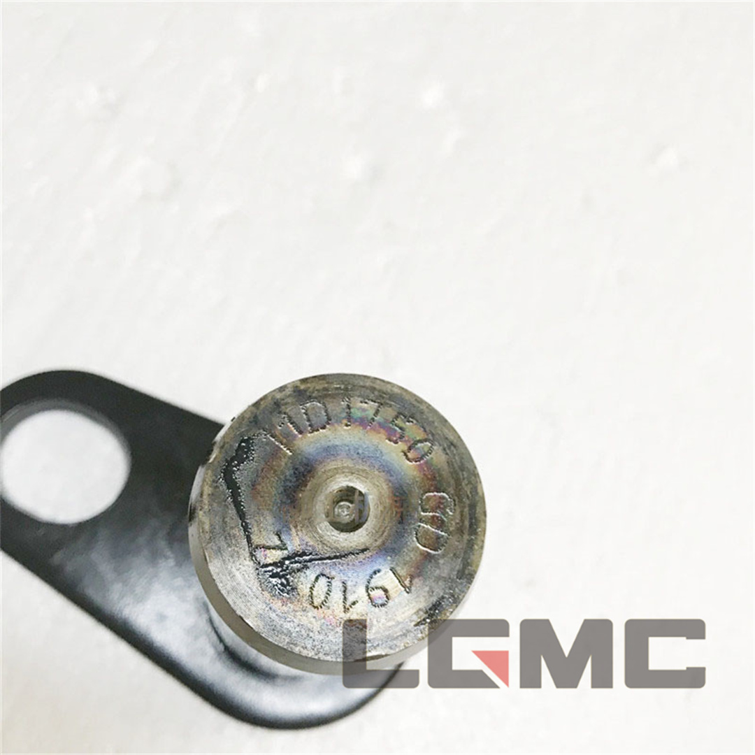 11D1750 Steering cylinder pin