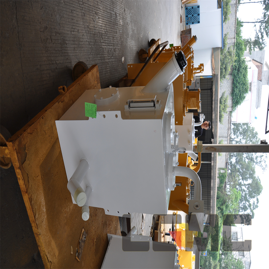 21C0235 Hydraulic oil tank