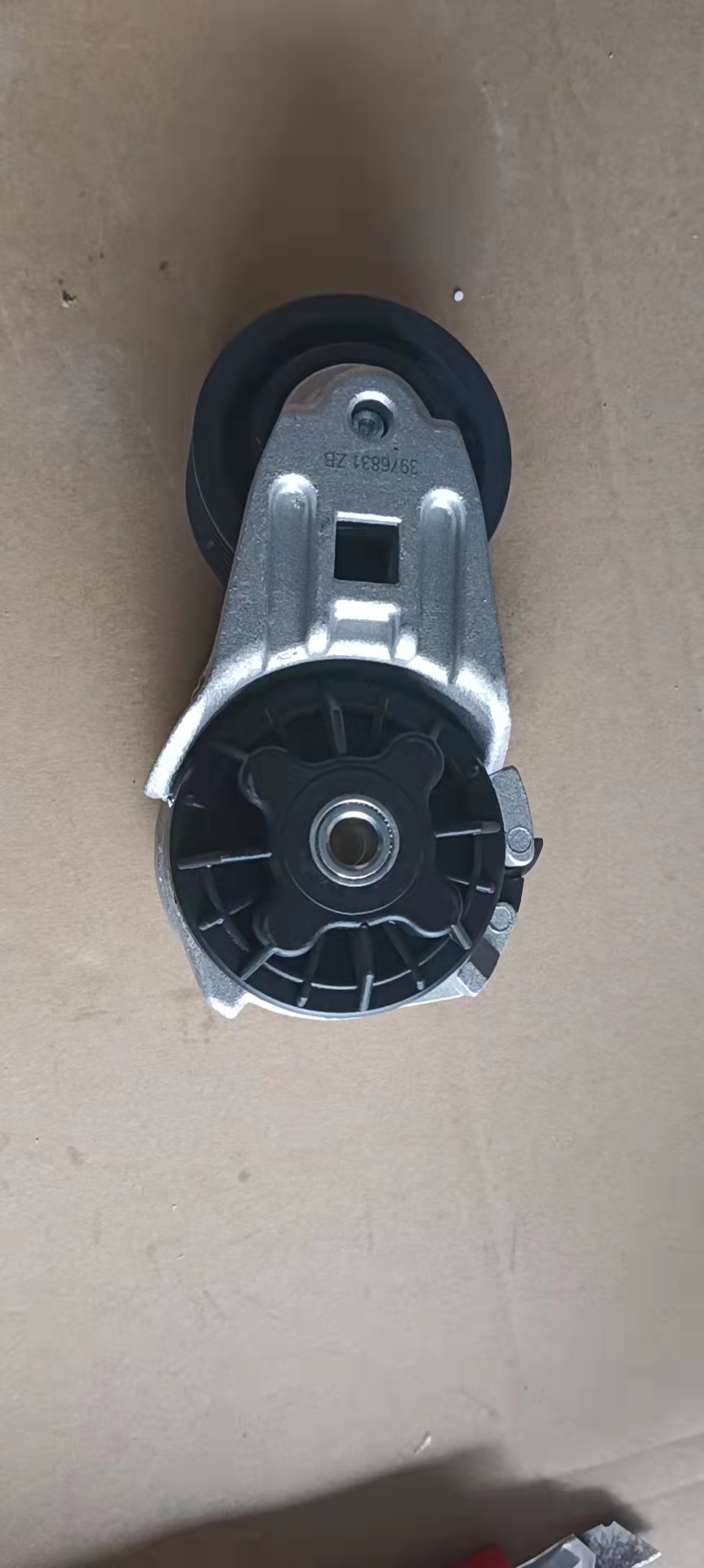 C3976831	BELT TENSIONER