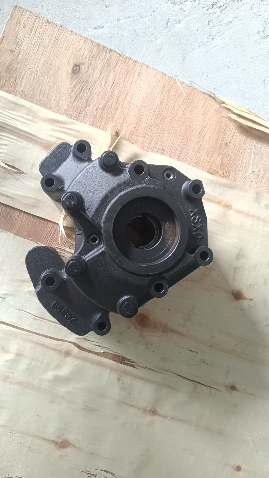 0750 132 143	GEAR PUMP