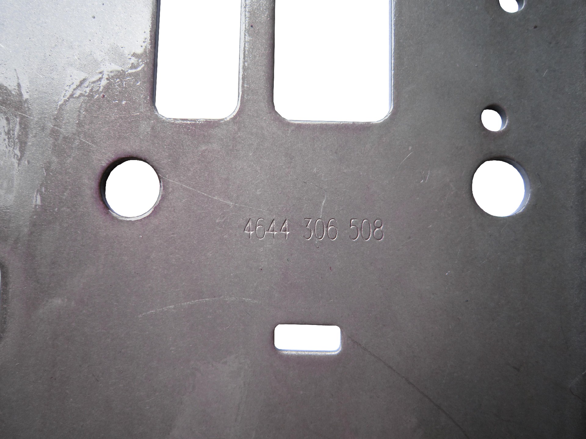 4644306508 cover plate