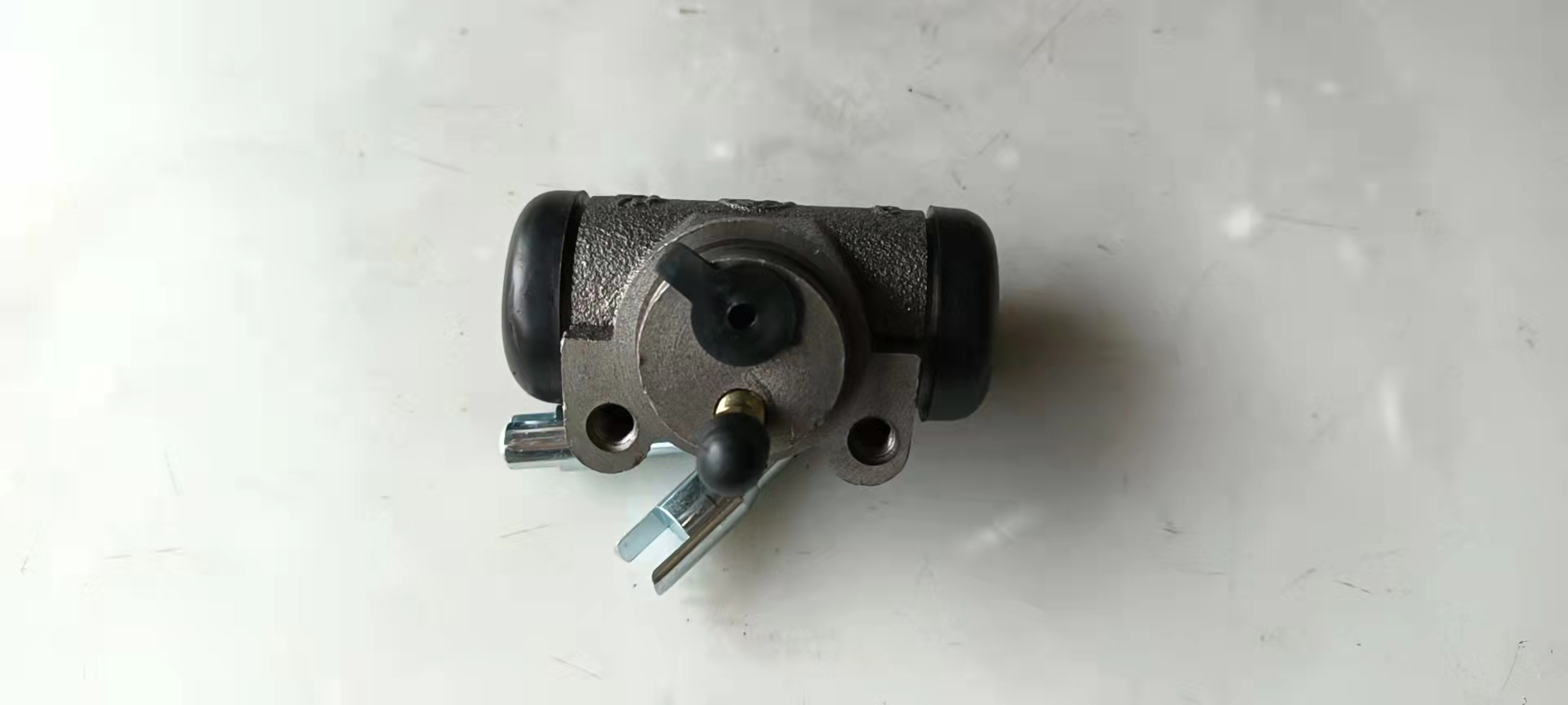 24433-76000 Brake cylinder