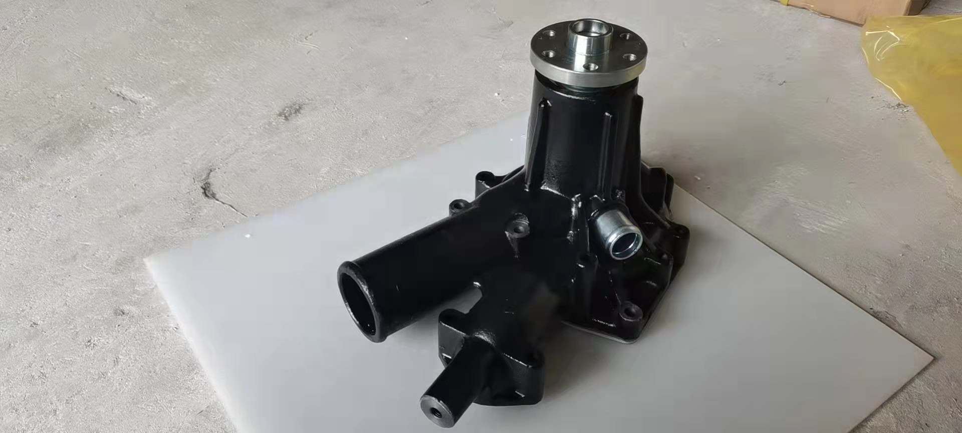 1-13650133-0 water pump