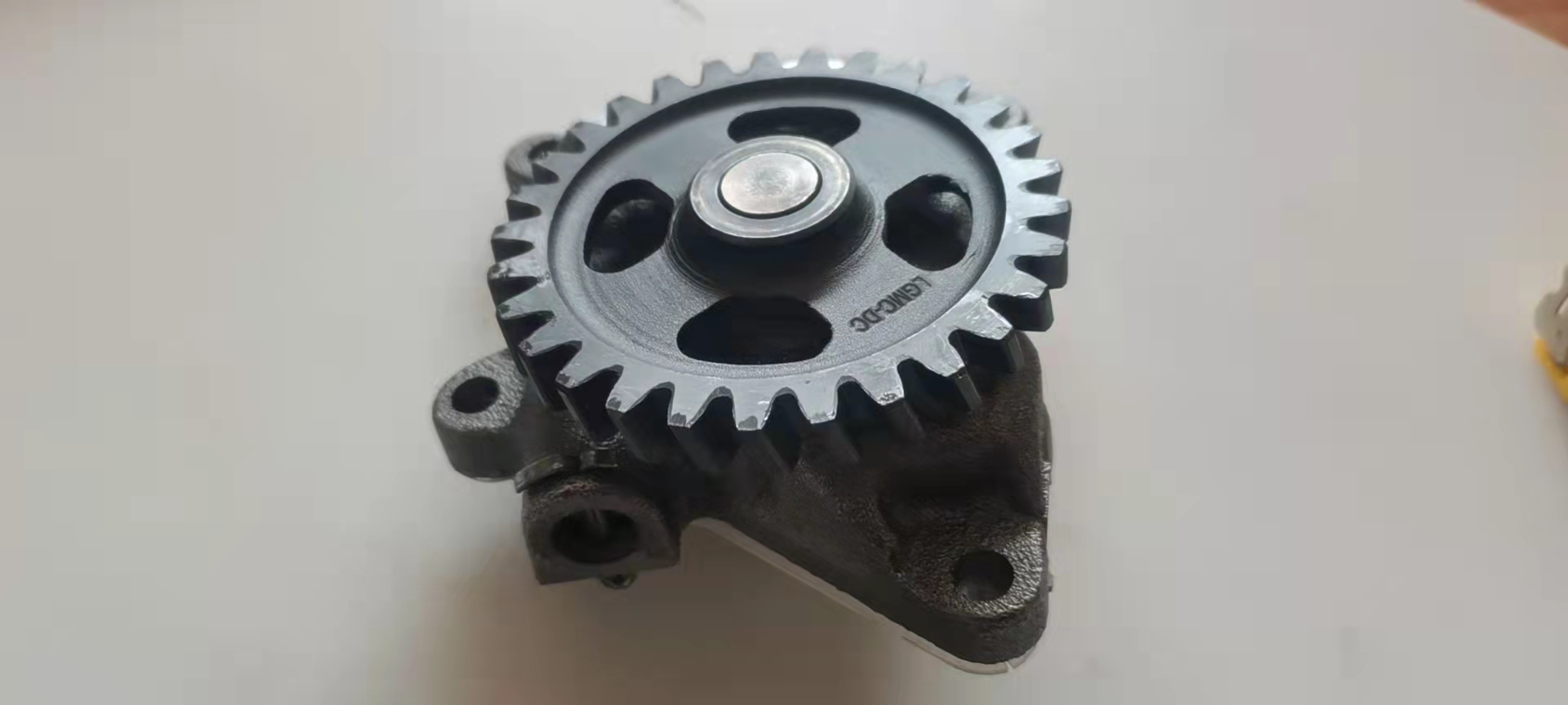 8-94390414-1 Oil pump 6HK1