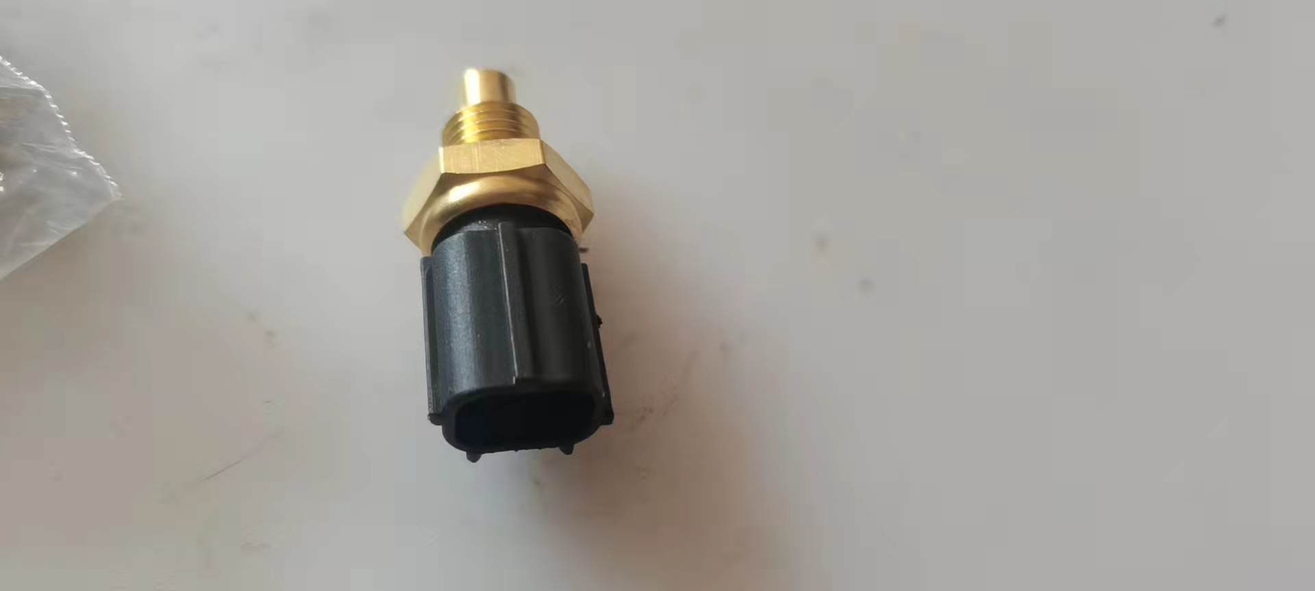 8-98023581-0 Water temperature sensor