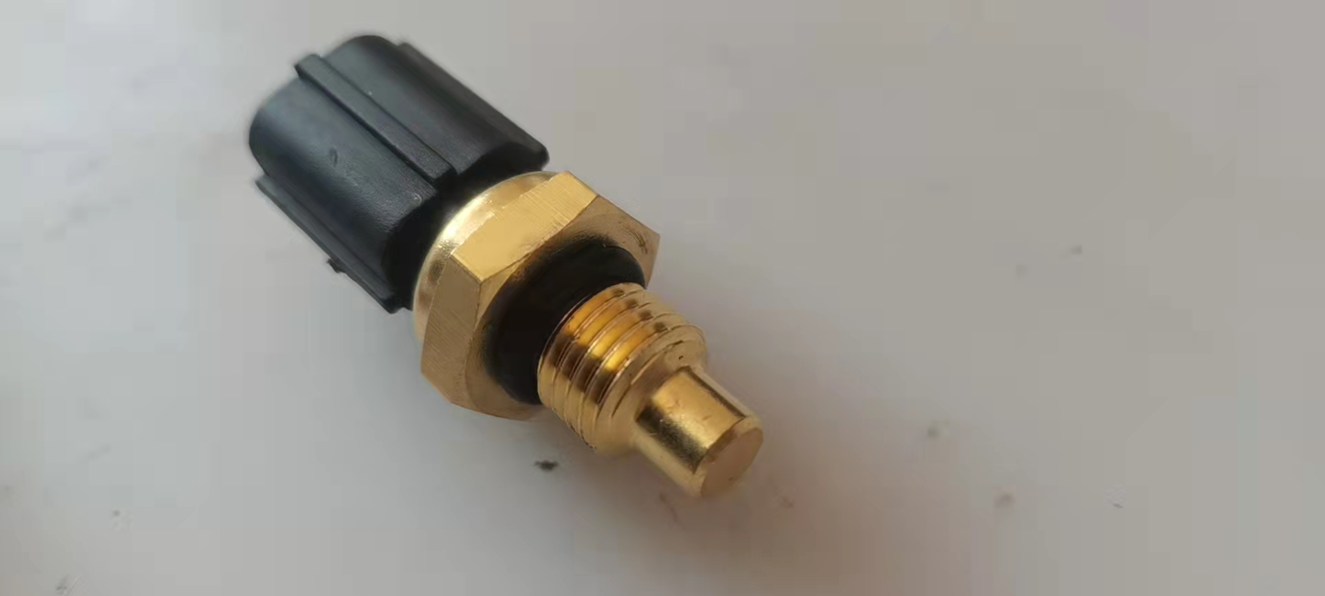 8-98023581-0 Water temperature sensor