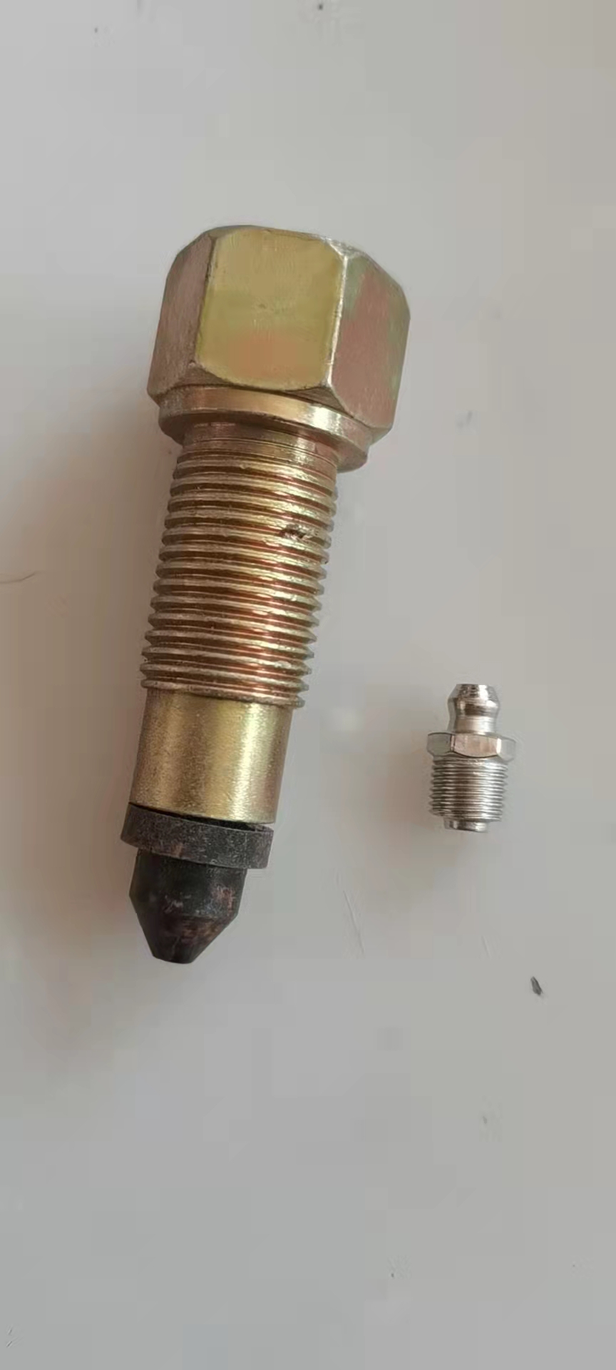 81NB-14240 Grease nipple