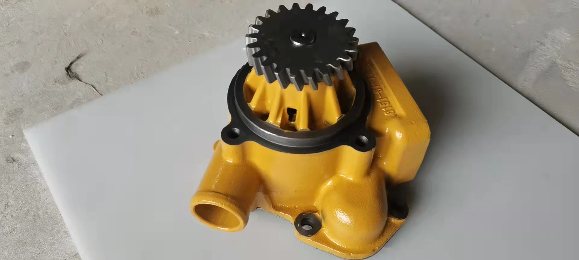 6151-61-1201 Water Pump