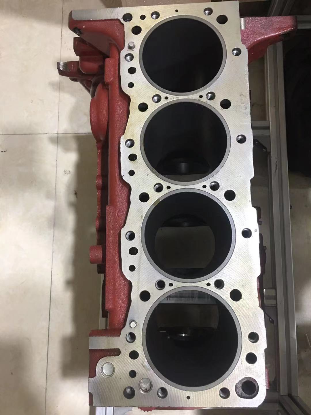 J05E Cylinder block J05E