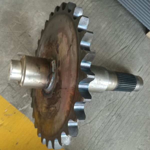 4110001903113 Sprocket and shaft assembly