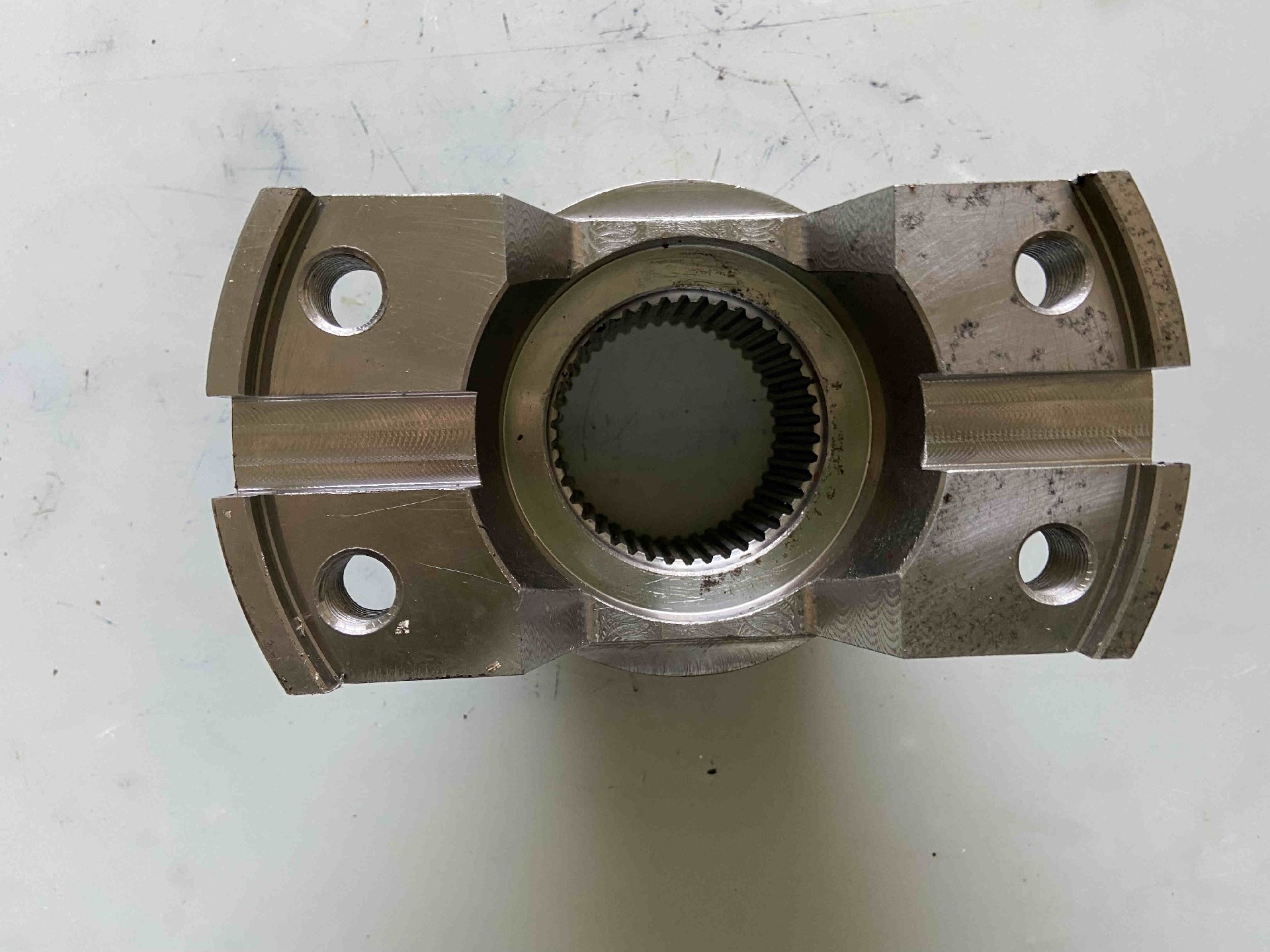 4110002230050 Output flange 4644 303 547