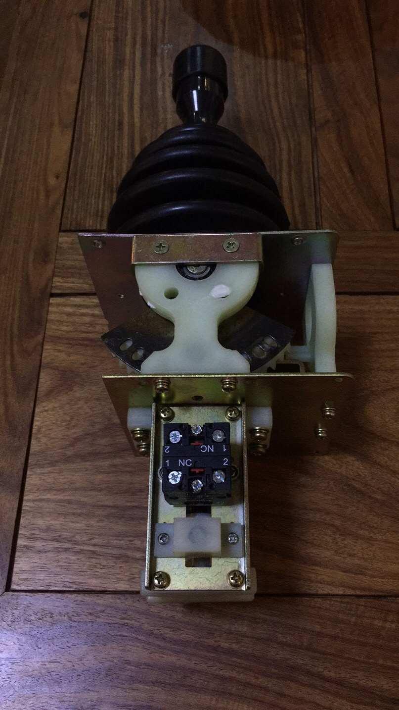 A241200000356 Linkage switch YKG3 Sany