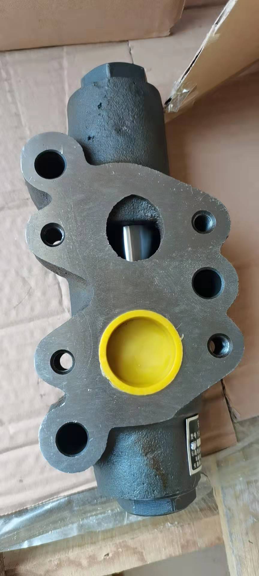 195-13-16110 Control valve