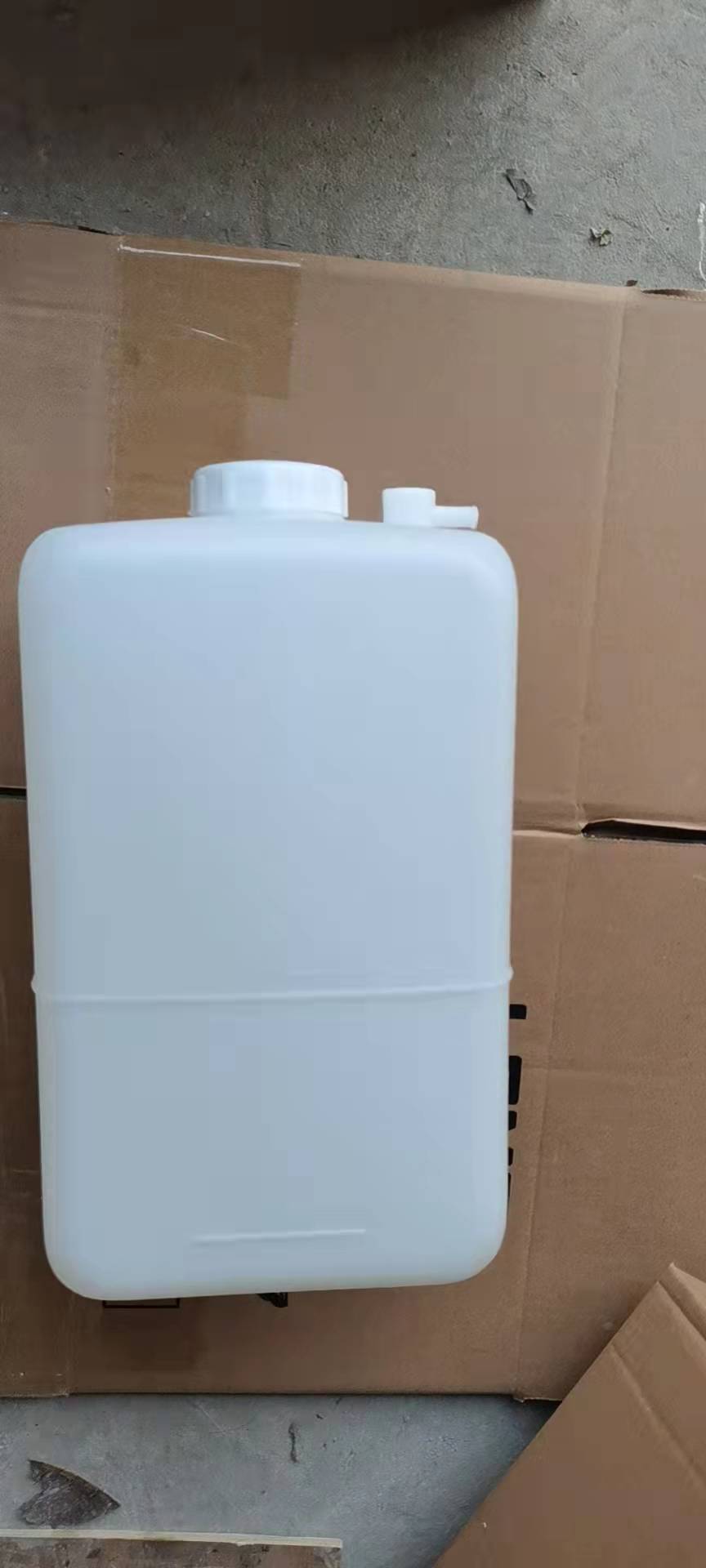 11N8-41071 Auxiliary water tank R300LC-9S