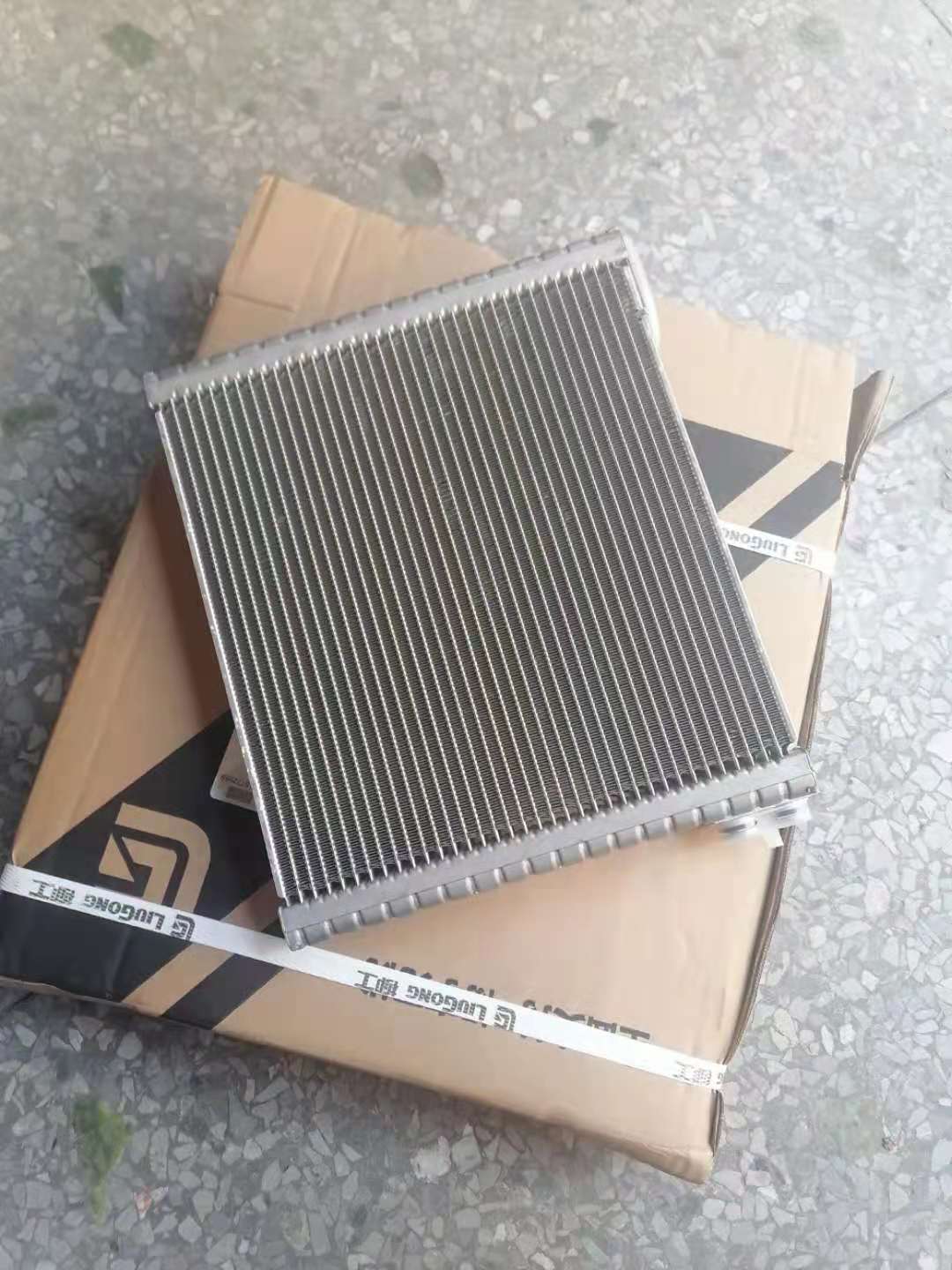 20C0882 Evaporator cold core