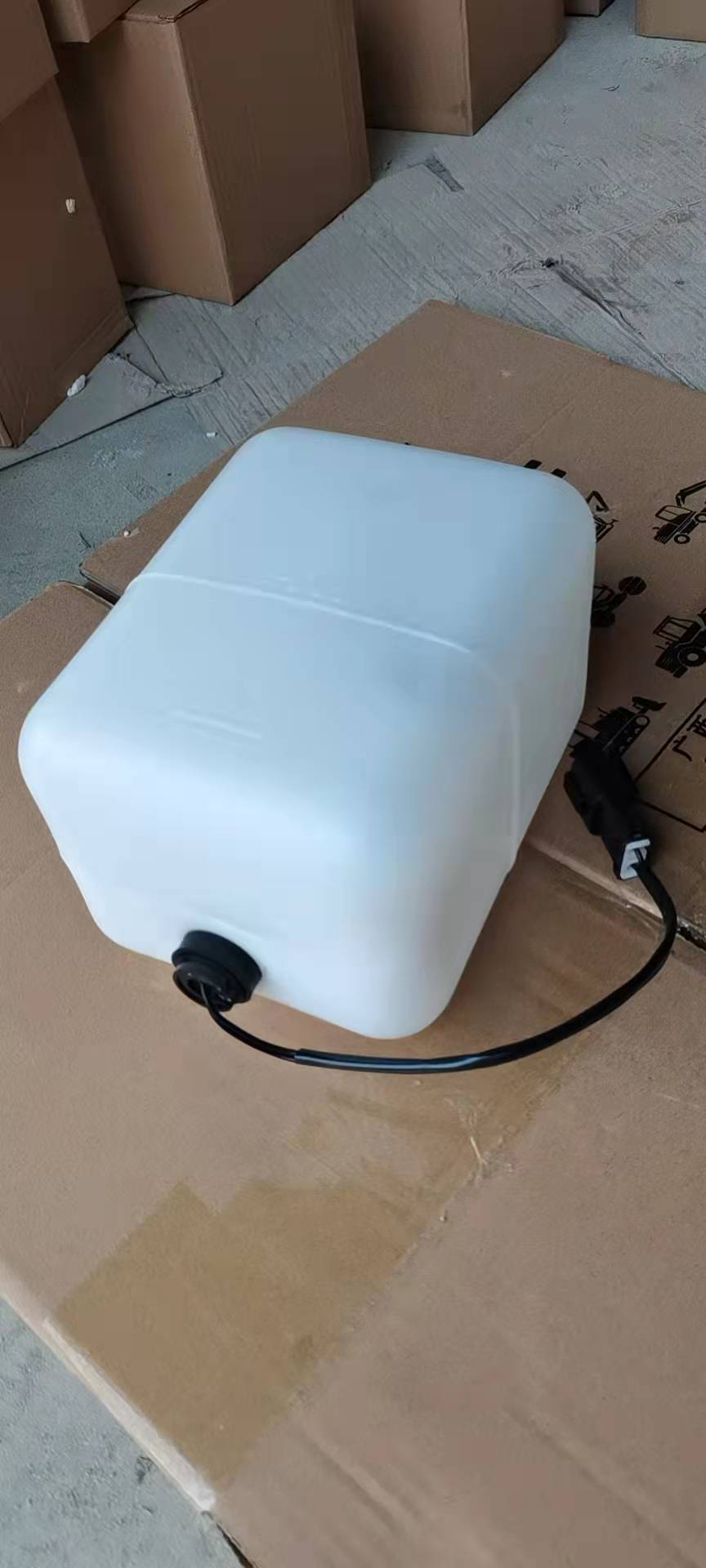 20Y-06-15240 Auxiliary water tank PC200-7