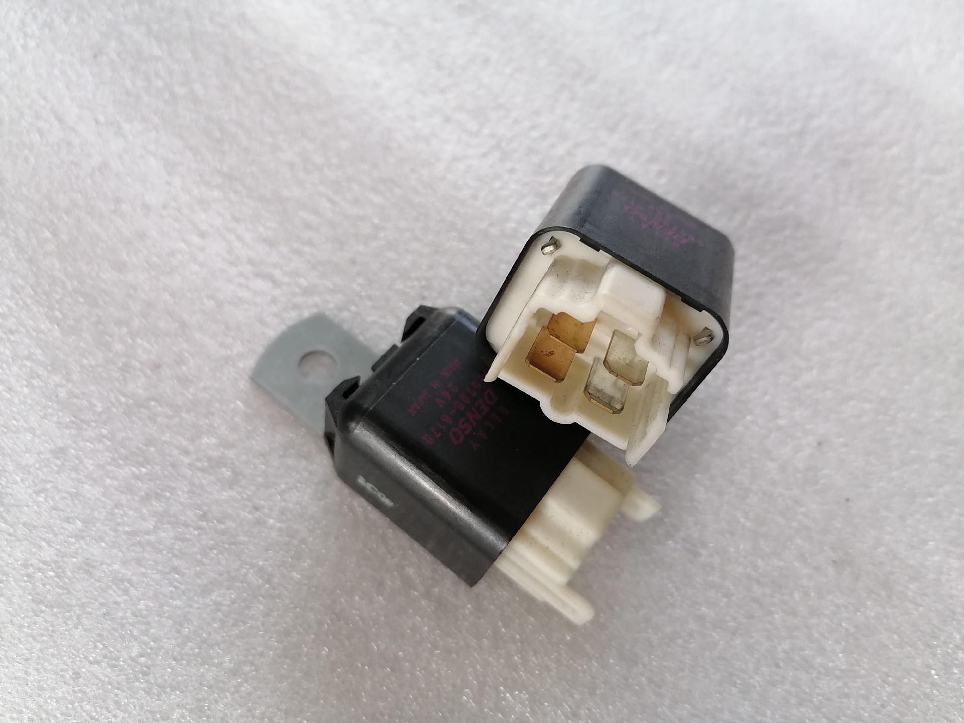 31B0070 Clutch Relay White