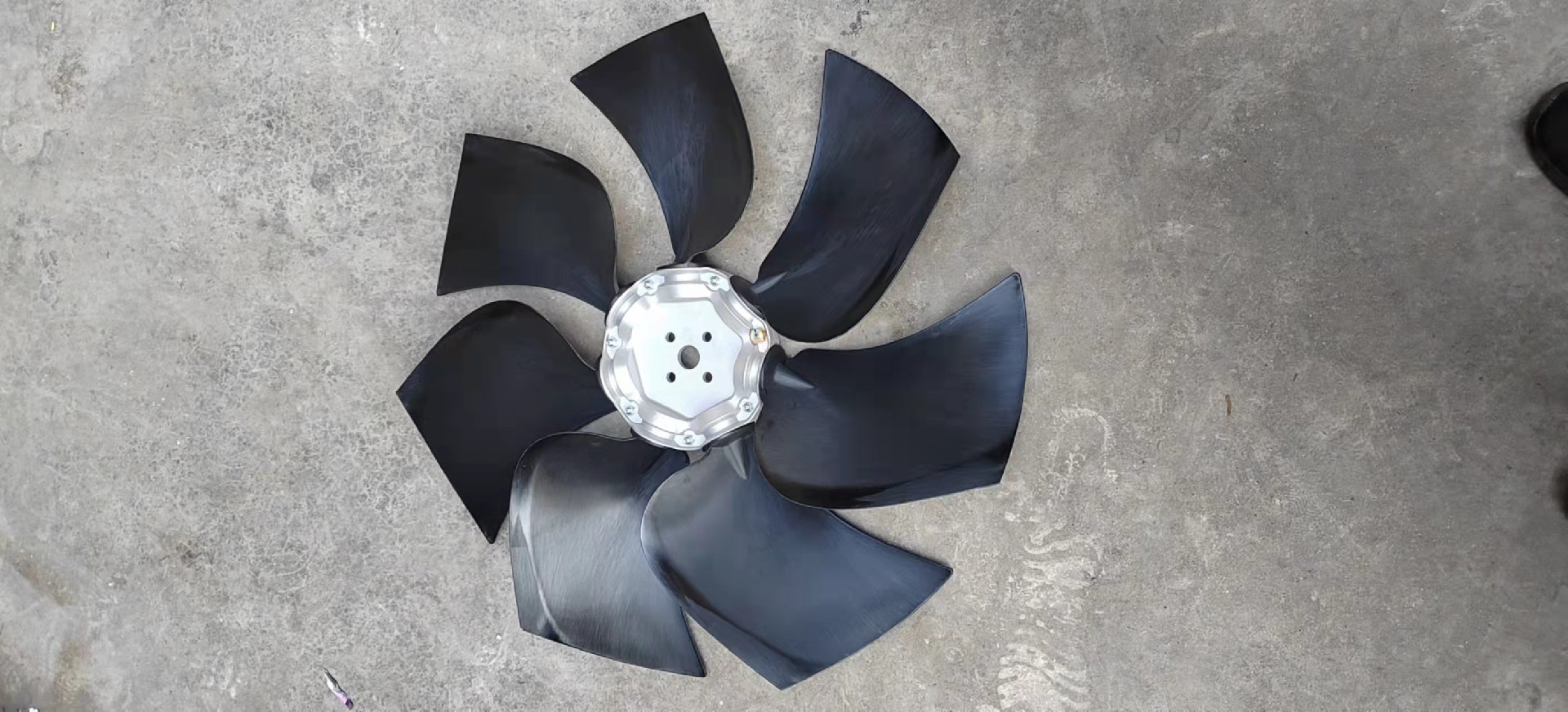 40C1900 Engine cooling fan Liugong 922E excavator fan assembly