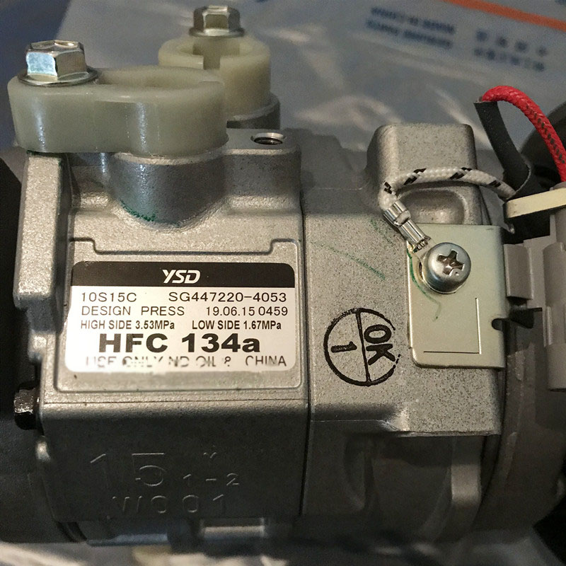 46C0752 Excavator air conditioner compressor