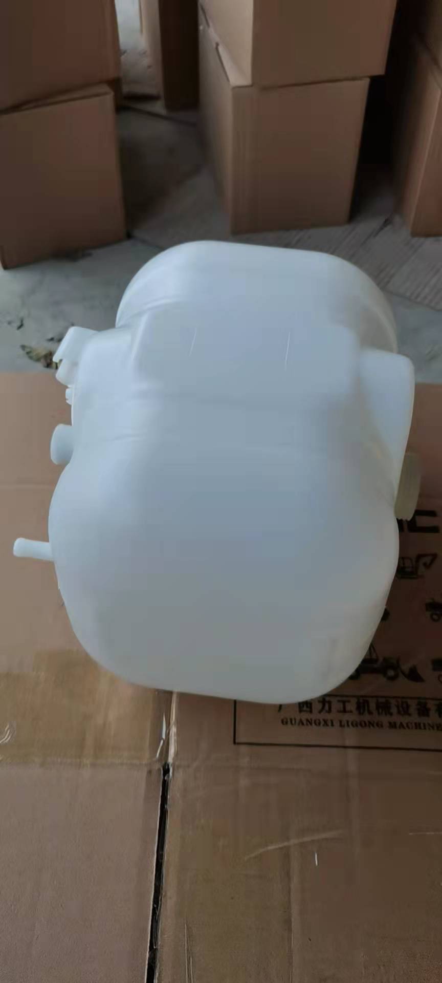 VOE11110726 Auxiliary water tank D7E EC240B