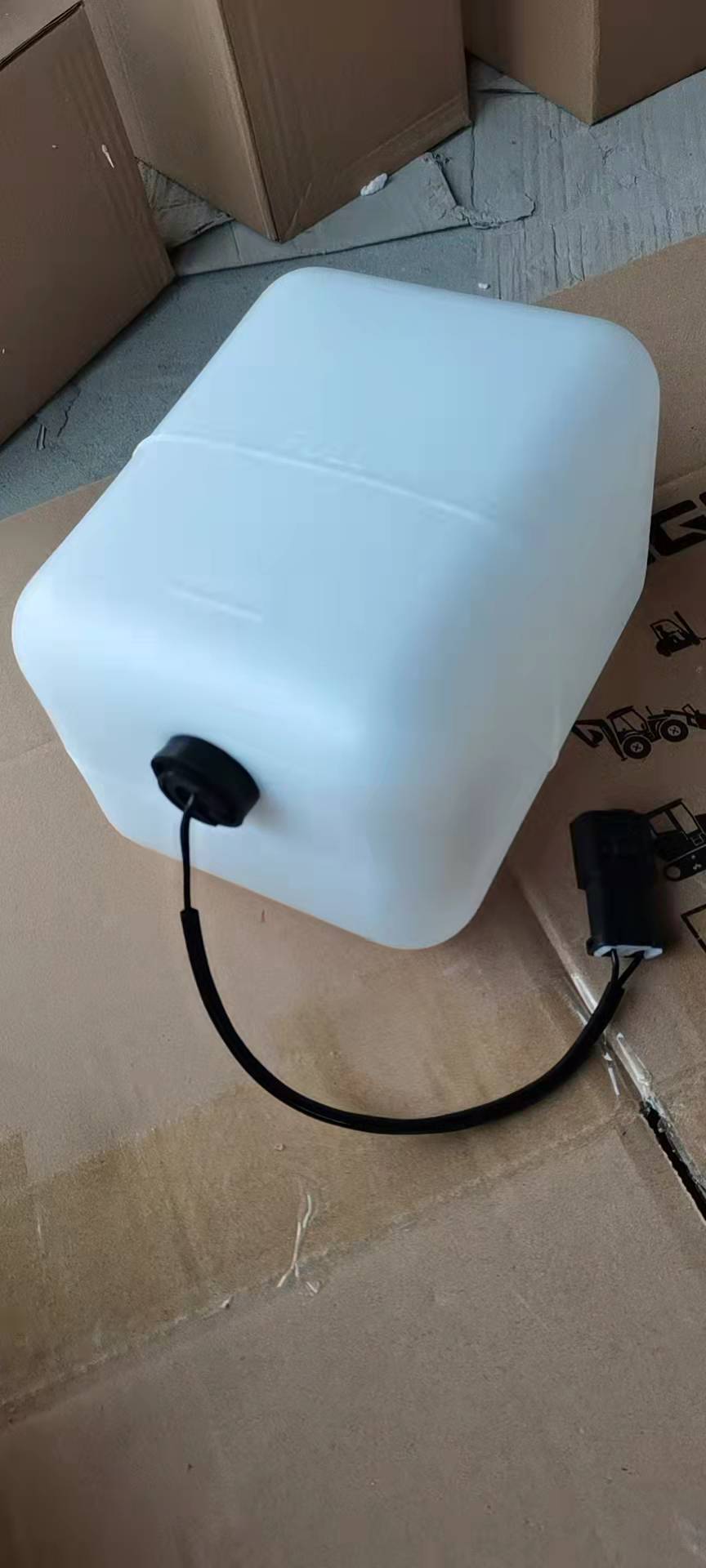 Auxiliary water tank PC300-8