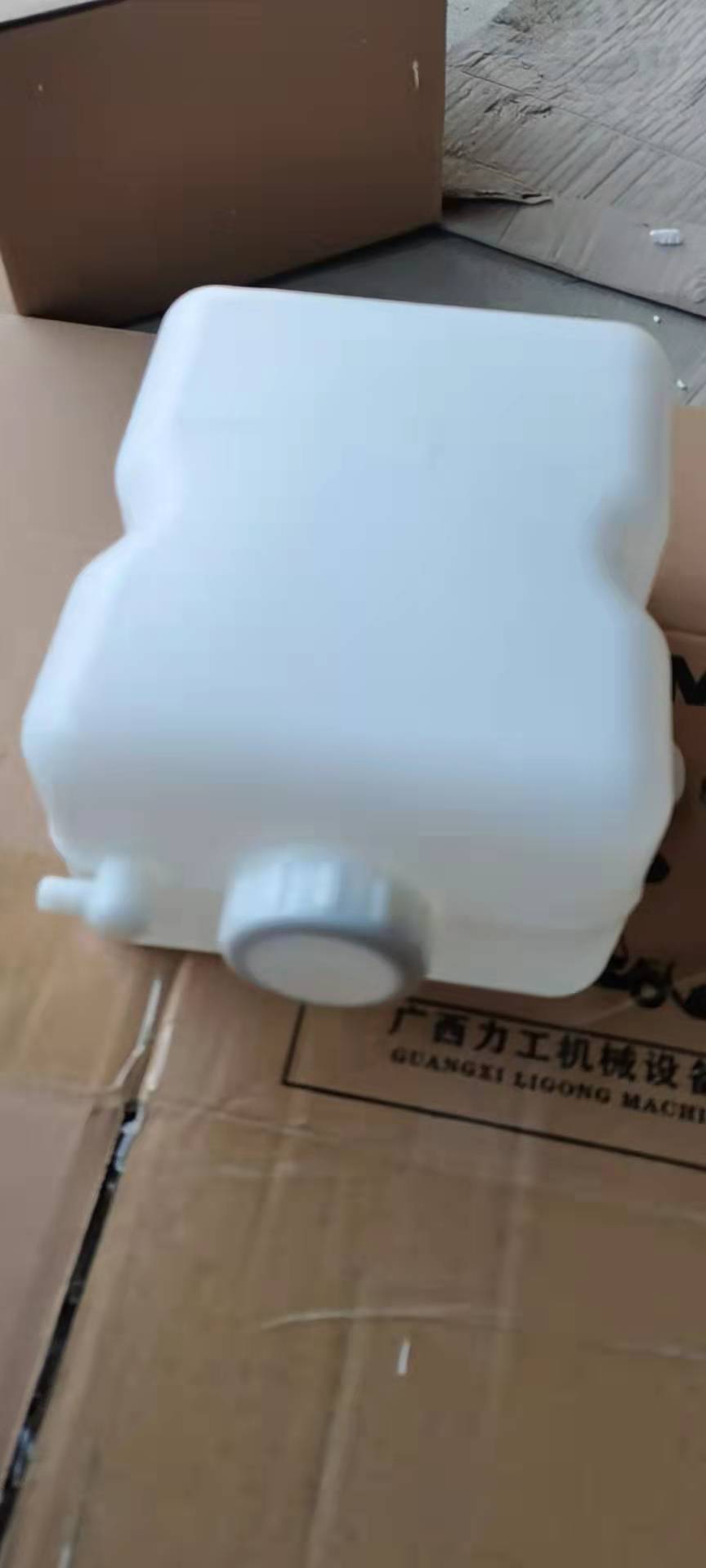 Auxiliary water tank DX340