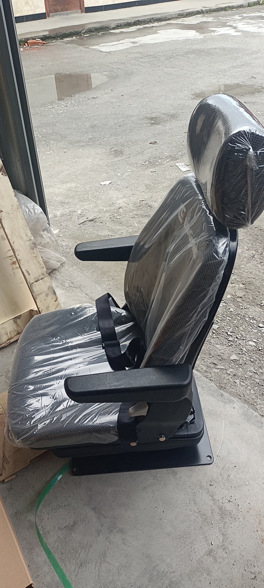 DRIVER CHAIR ASSY 46E0021