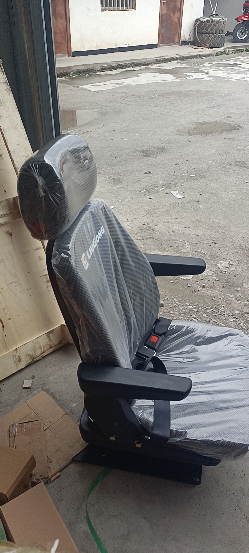 DRIVER CHAIR ASSY 46E0021