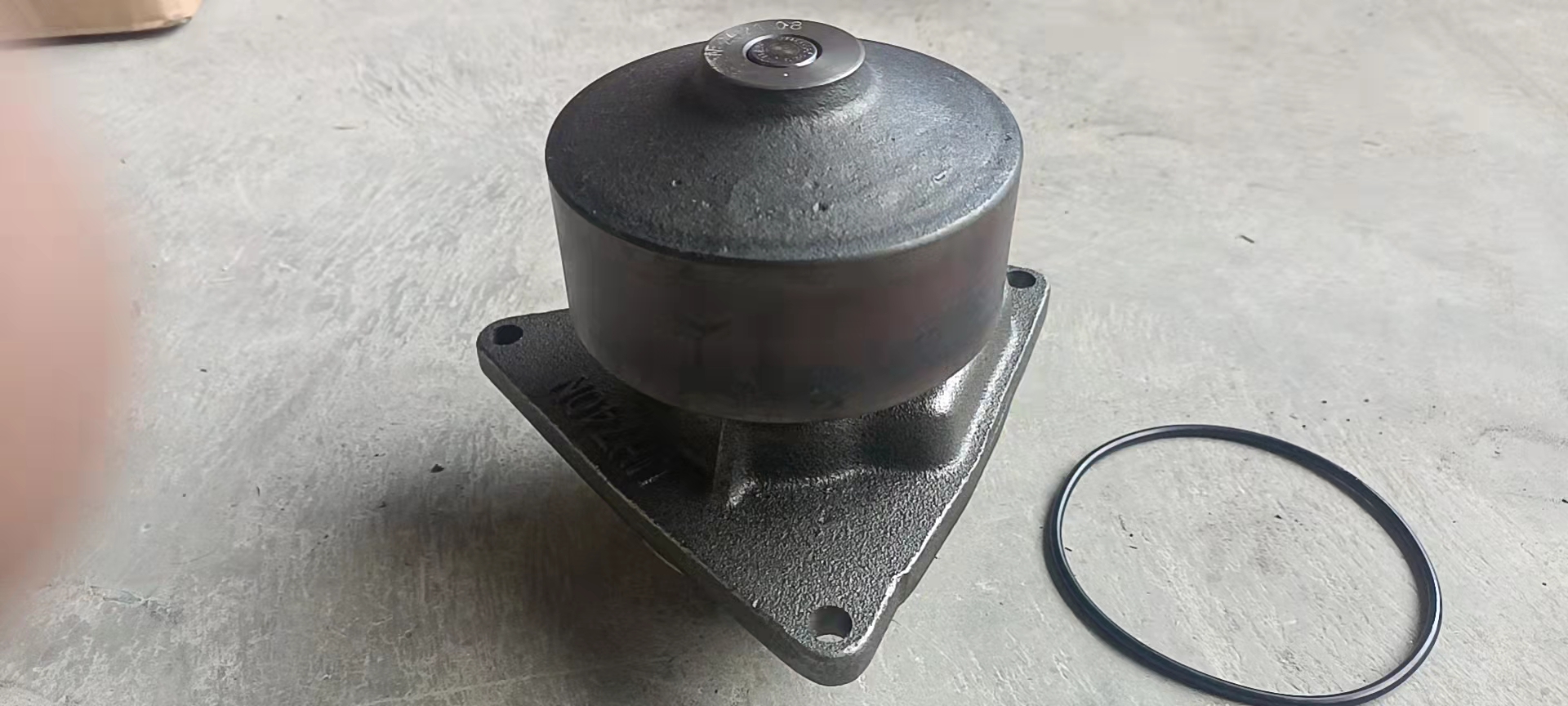 3800976 WATER PUMP WITH SEAL Liugong Loader Part