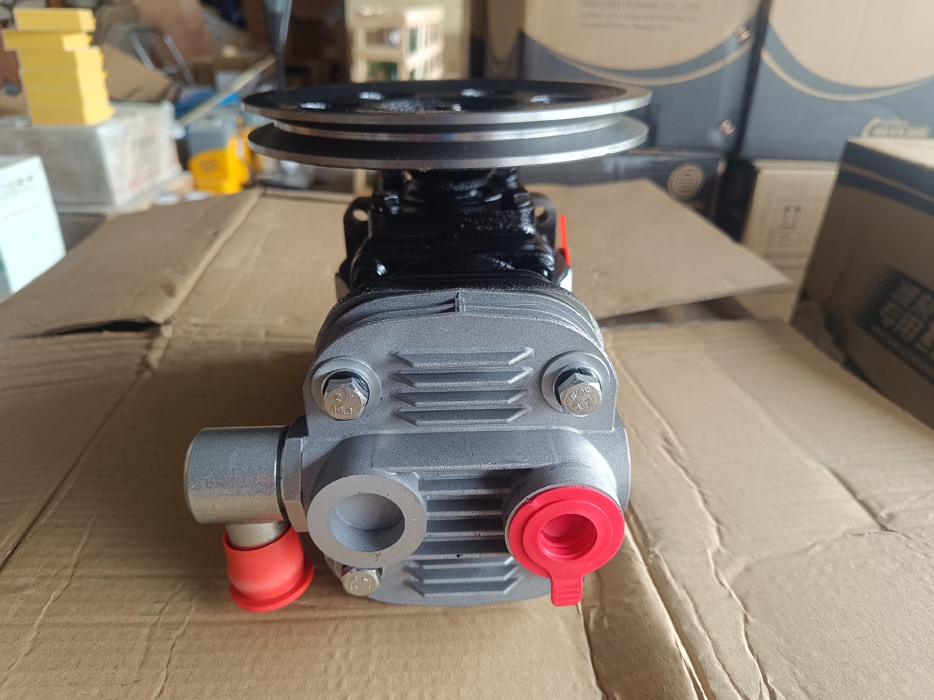 Liugong Loader part 13051018	AIR COMPRESSOR