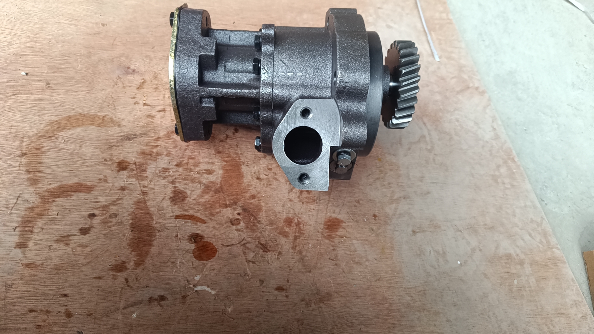 Liugong part 3042378 Oil pump SD32