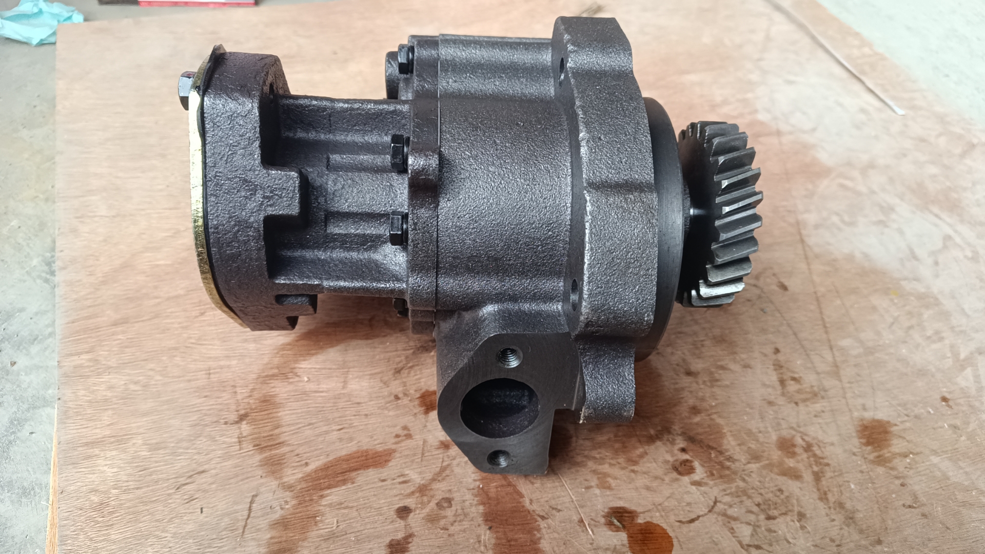 Liugong part 3042378 Oil pump SD32