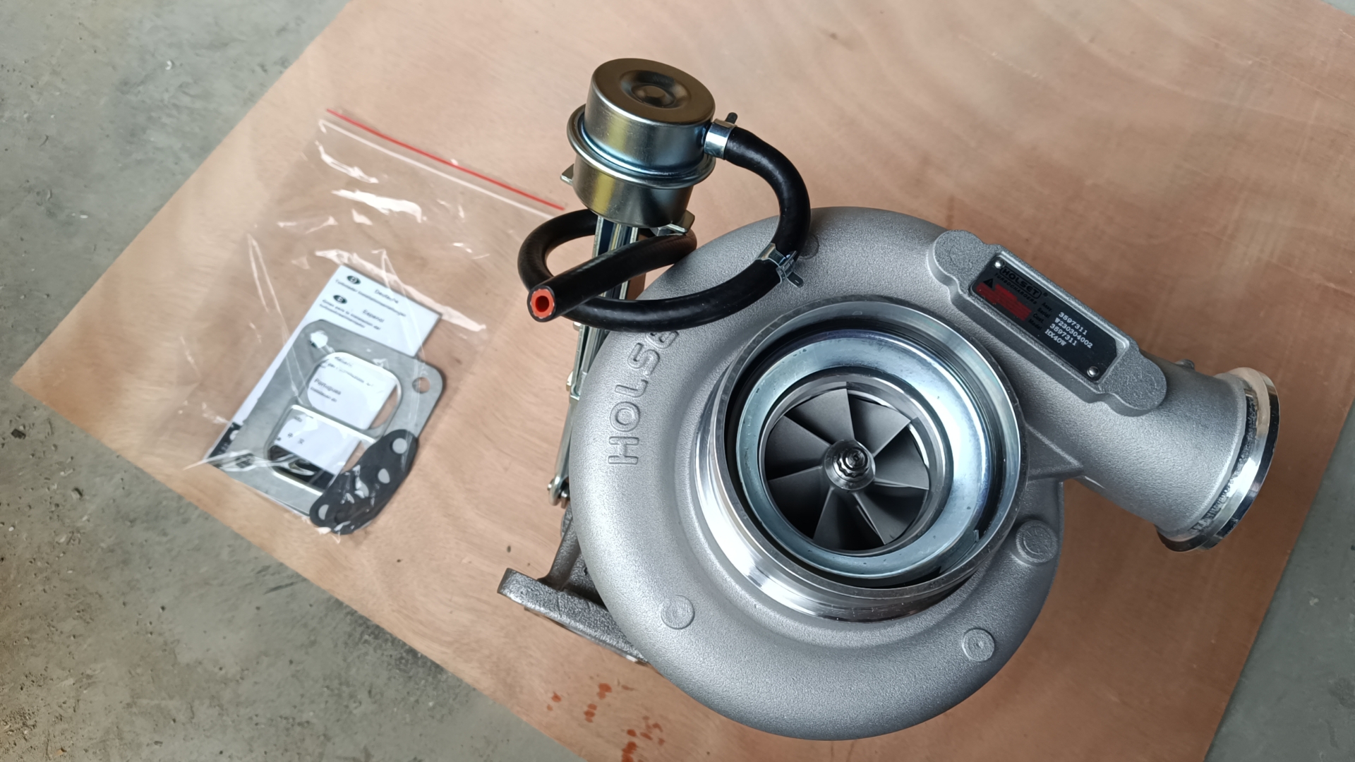 Liugong part 6156-81-8110 Turbocharger 6D125E-3