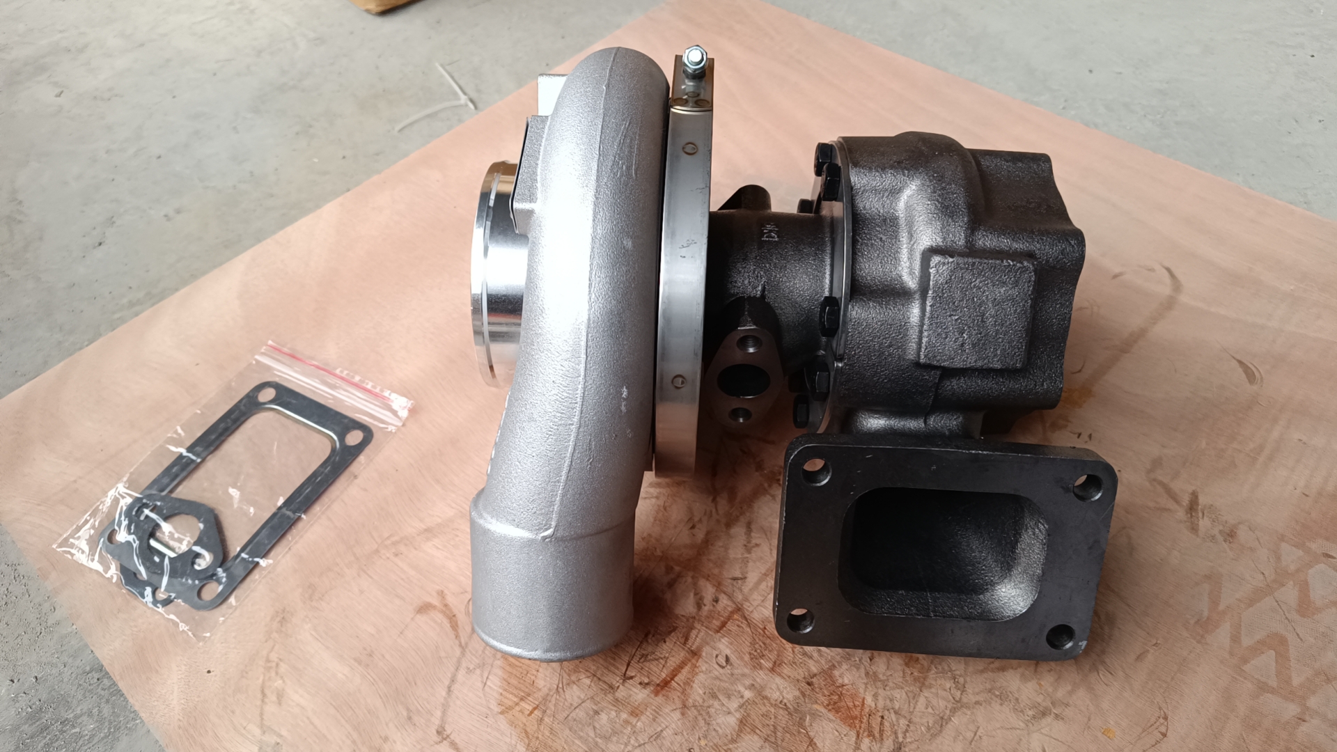 Liugong part 6506-21-5020 Turbocharger PC400-8