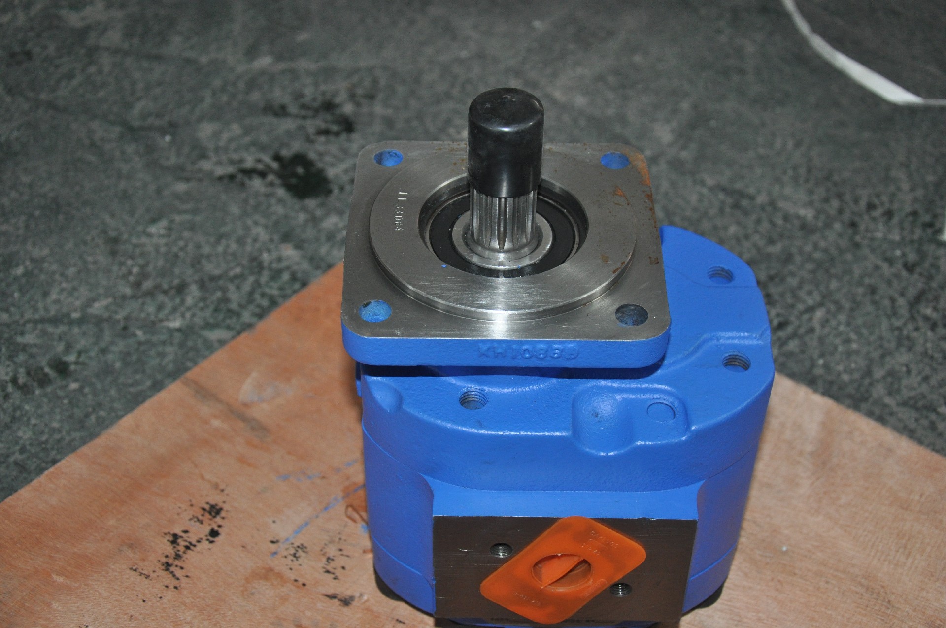 Liugong part 11C0043P01 pump