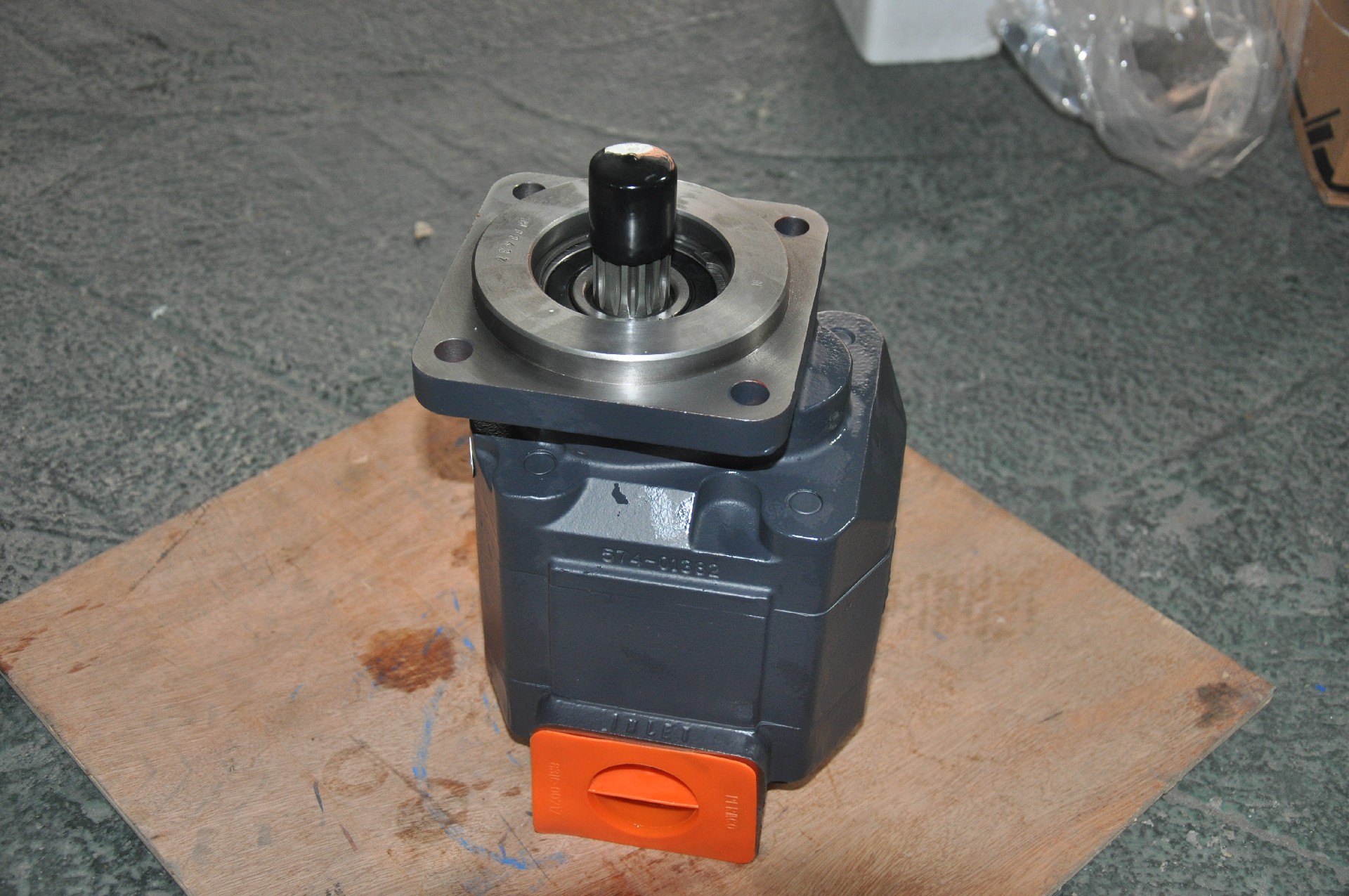 Liugong part 11C0318 pump